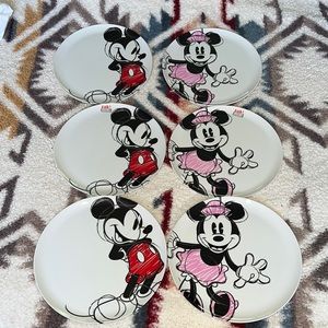 Mickey and Minnie dinner plates. 3 Mickey & 3 Minnie. Zak! Brand. Set of 6.
